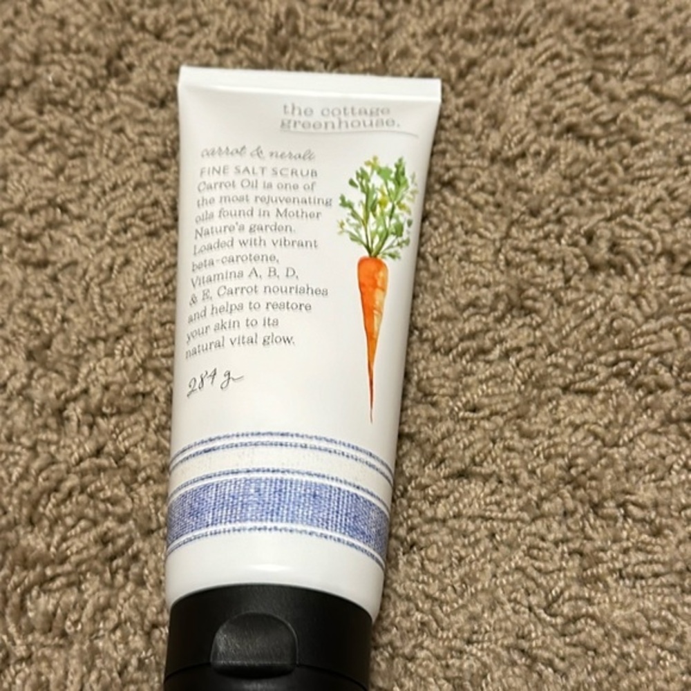 The cottage greenhouse fine salt scrub